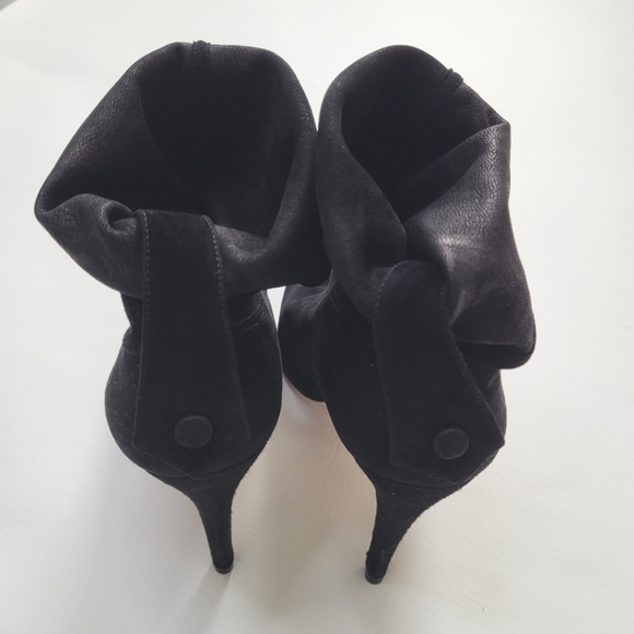 Brian Atwood booties black suede stiletto heel fold over almond toe size 38.5 - Picture 6 of 12
